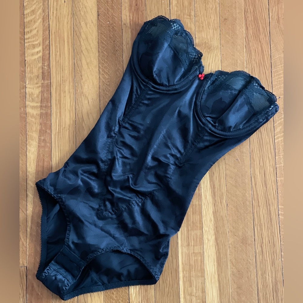 34B vintage shapewear